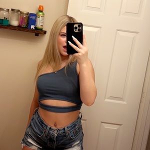 Meet your Posher, Alyssa